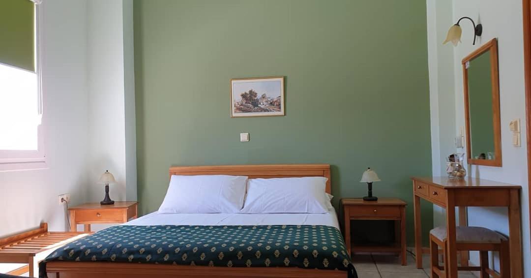 Zannikos Rooms Ermoupoli Eksteriør billede